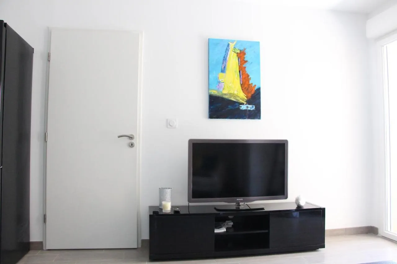 Apartment Appartement Chic A Nouvelle Terre Pour 4 Personnes La Londe-les-Maures